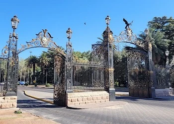 Ingreso al Parque General San Martin en Mendoza